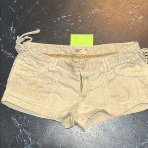 American Eagle Outfitters Tan Cargo Shorts